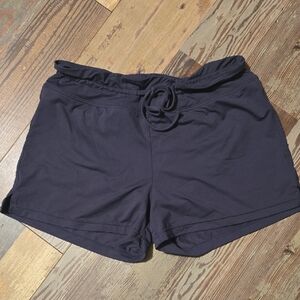 Athleta Midtown Shorts‎ Womens S Gray Drawstring Cuffed Hem Performance Casual